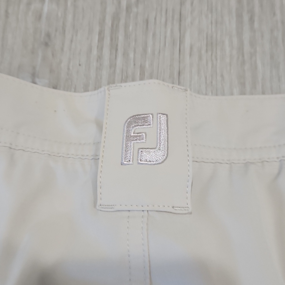 FootJoy Men's Size 40 Tan Shorts - Picture 5 of 5